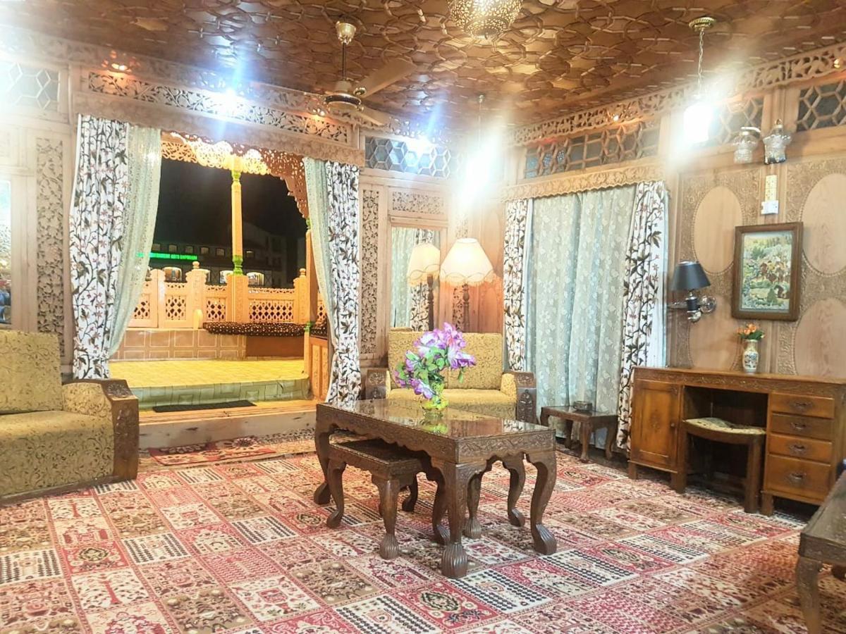 Royal Houseboat Hotel Srinagar  Luaran gambar