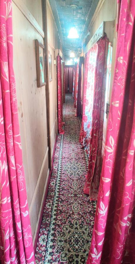 Royal Houseboat Hotel Srinagar  Luaran gambar